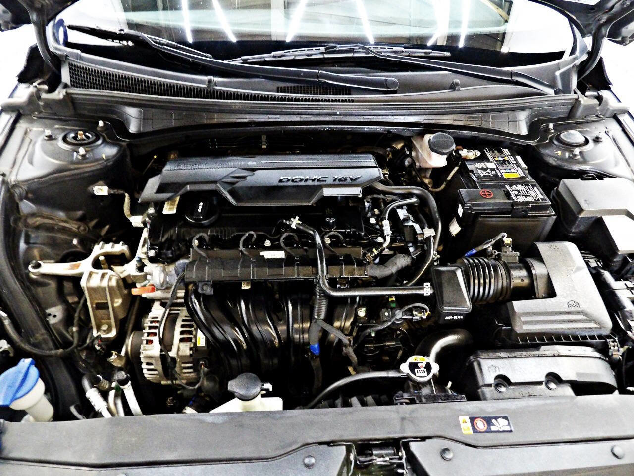 Used 2023 Hyundai Elantra SEL image 21