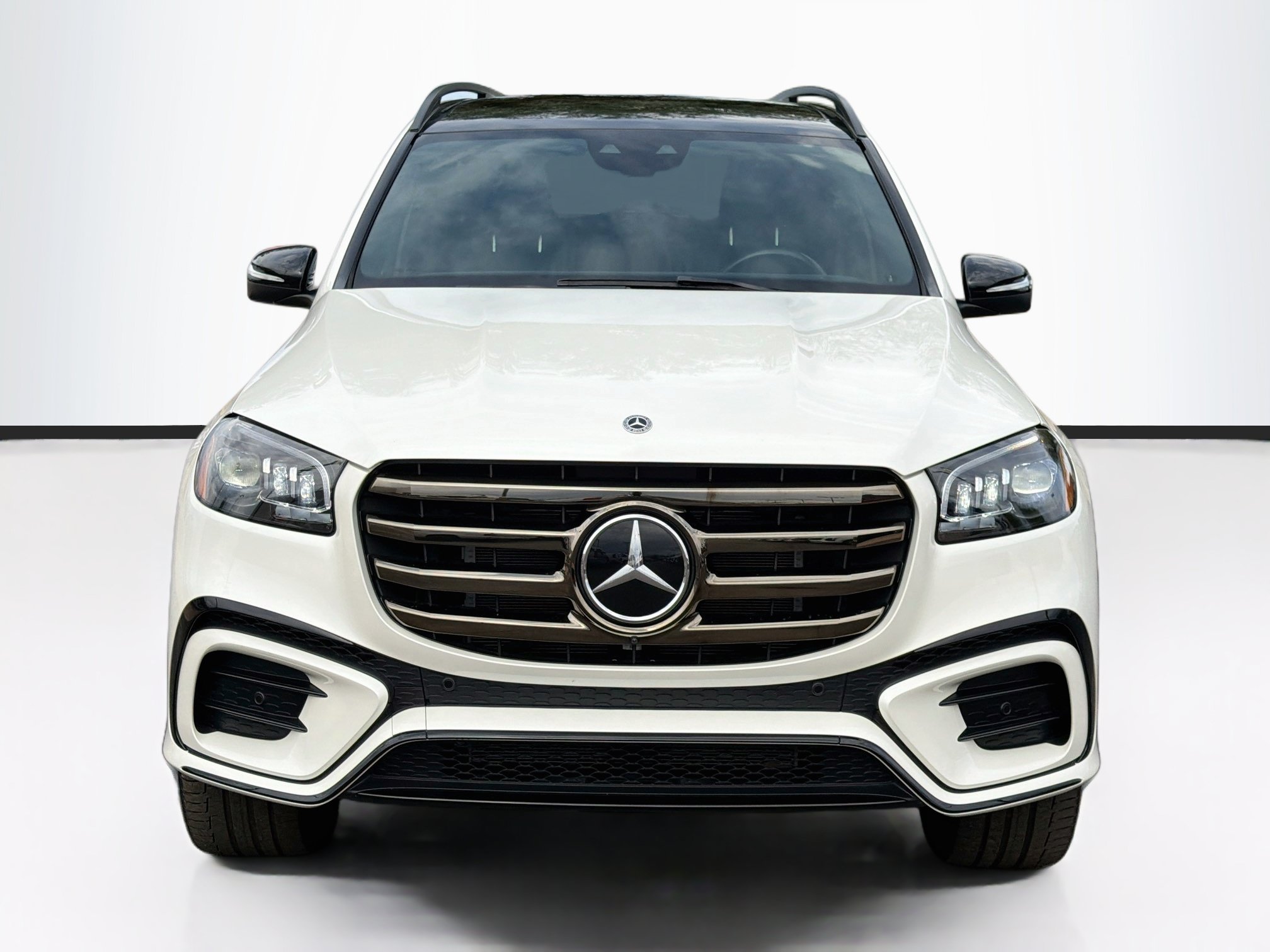 Used 2024 Mercedes-Benz GLS 450 4MATIC image 2