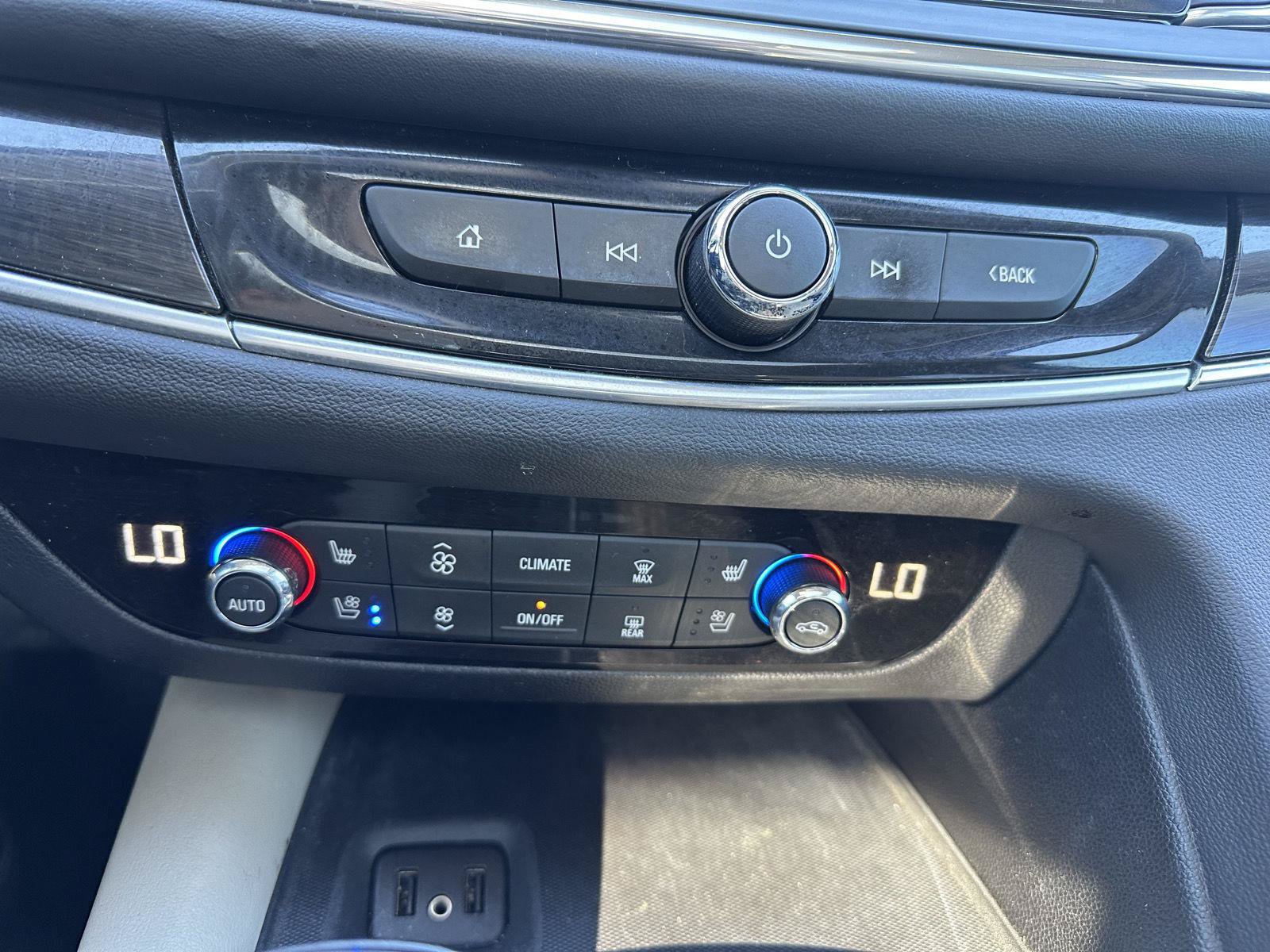 Used 2019 Buick Enclave Premium w/ Experience Buick Package FWD image 25