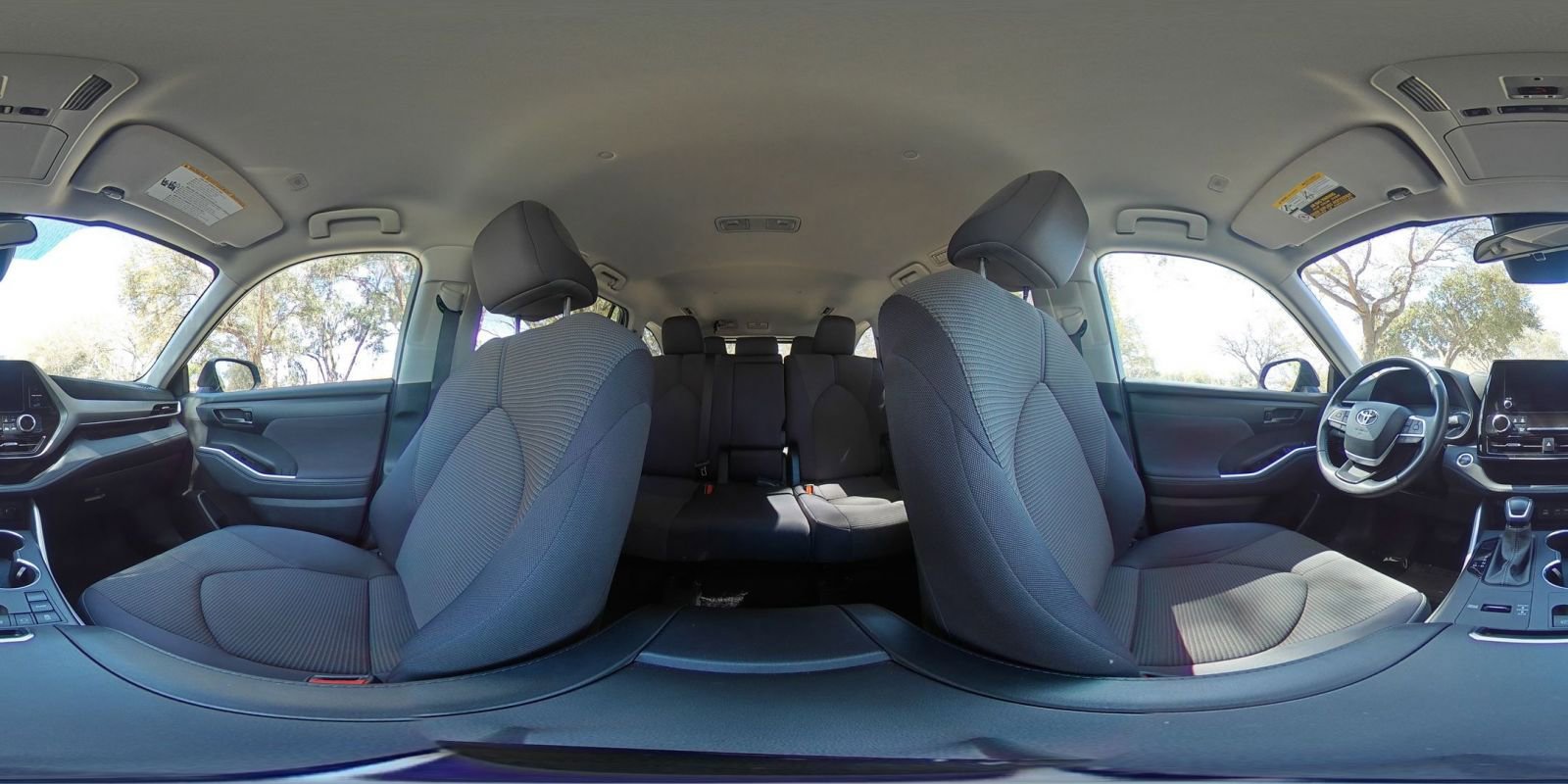 Used 2025 Toyota Highlander LE image 40