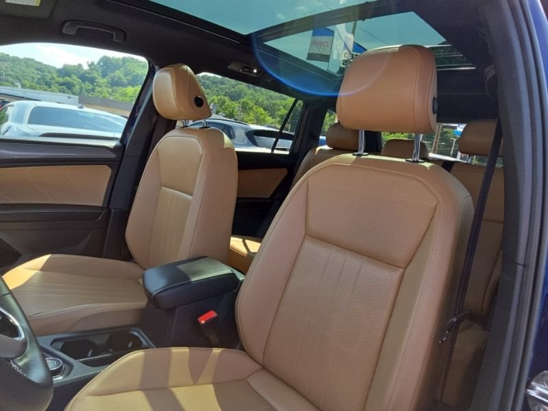 Used 2022 Volkswagen Tiguan SE w/ Panoramic Sunroof Package AWD/4WD image 24