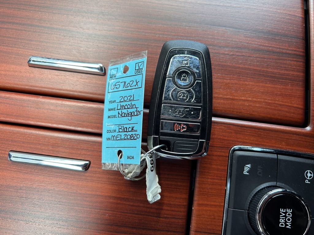 Used 2021 Lincoln Navigator L Reserve AWD/4WD image 53