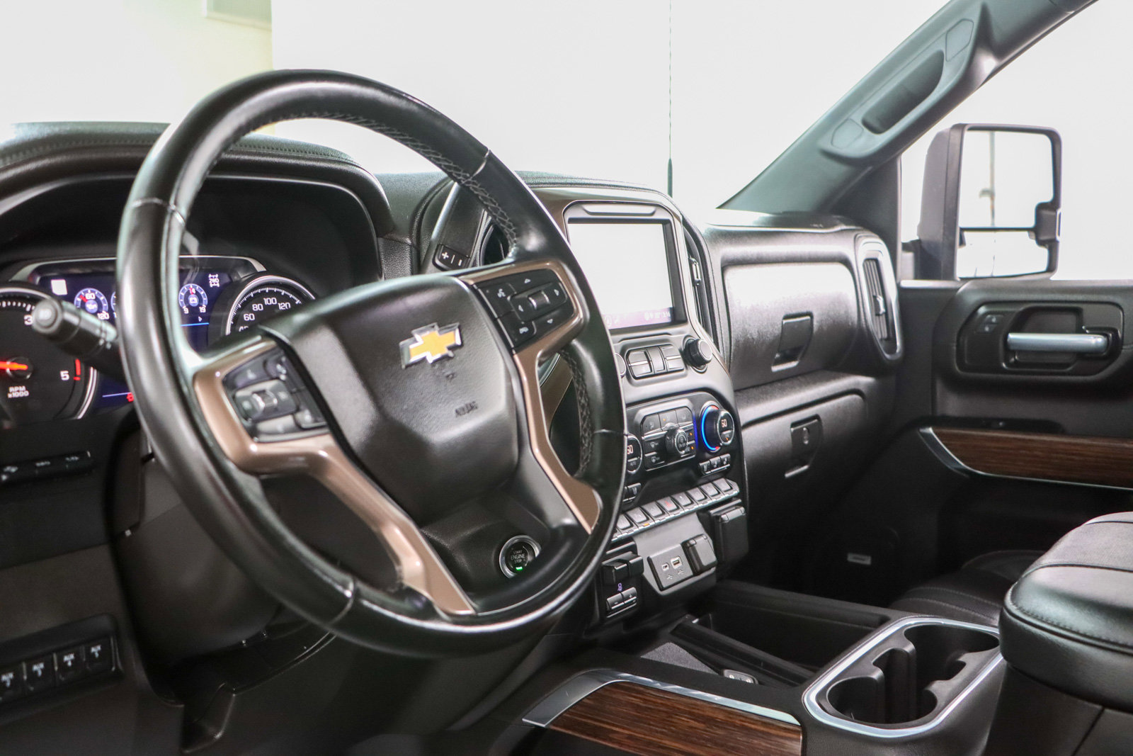 Used 2023 Chevrolet Silverado 2500 High Country w/ Z71 Off-Road Package image 26