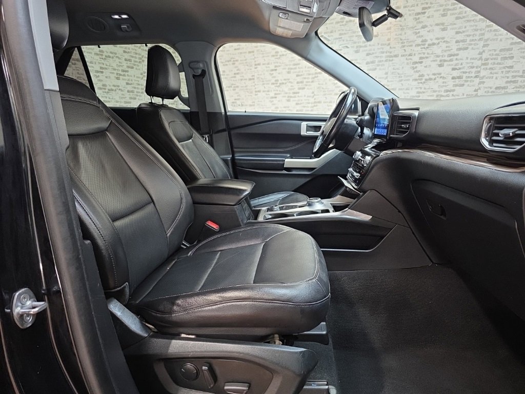 Used 2021 Ford Explorer Limited image 7