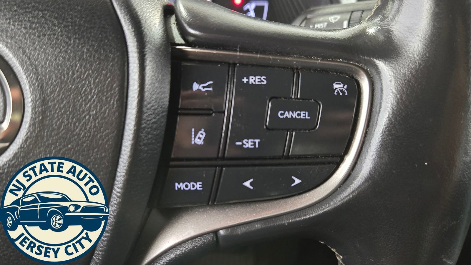 Used 2019 Lexus UX 200 FWD image 14