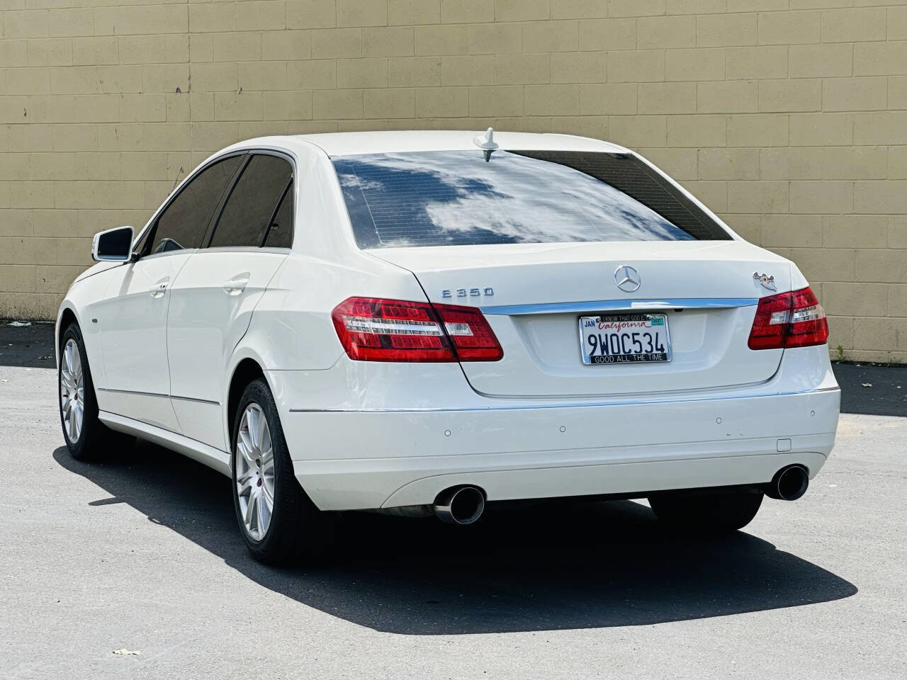 Used 2012 Mercedes-Benz E 350 Sedan w/ Lane Tracking Pkg image 5