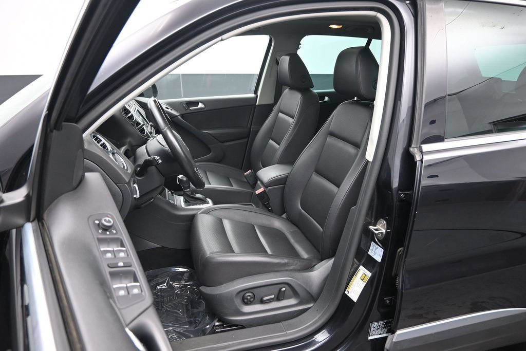 Used 2017 Volkswagen Tiguan Wolfsburg Edition FWD image 21