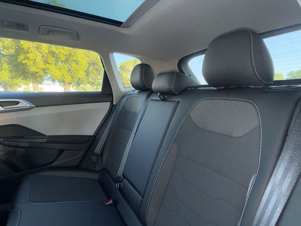 New 2026 Volkswagen Taos SE FWD image 22