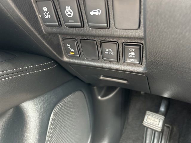 Used 2020 Nissan Pathfinder Platinum FWD image 22