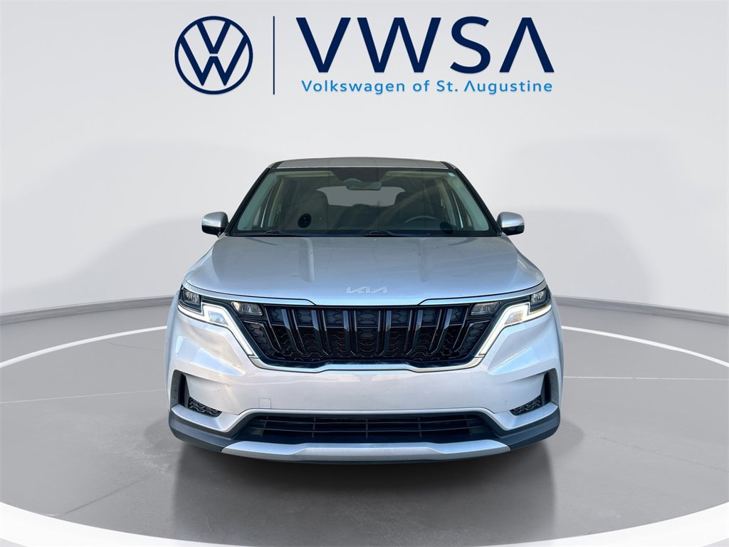 Used 2023 Kia Carnival LX image 2