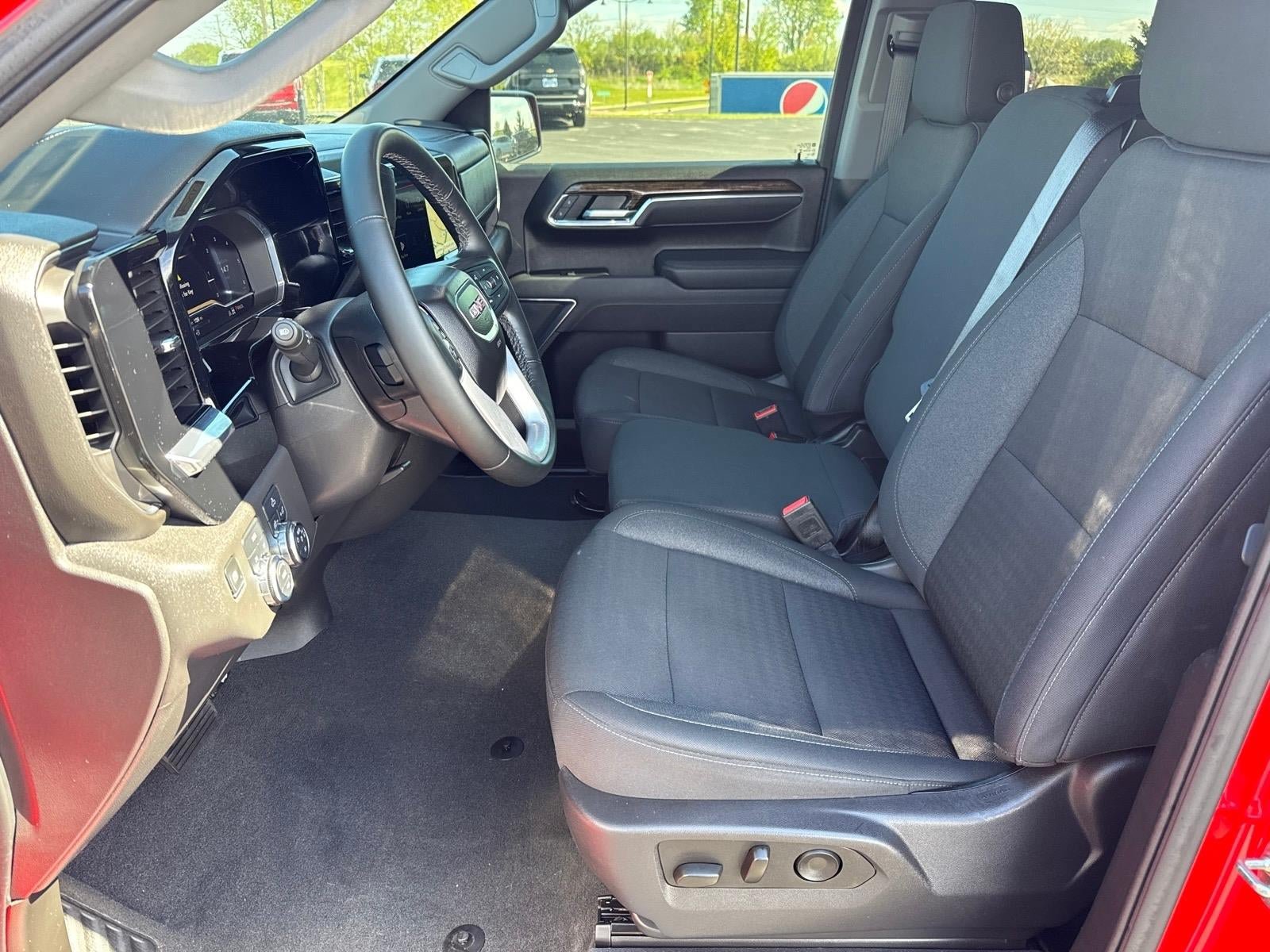 Used 2025 GMC Sierra 1500 Elevation AWD/4WD image 5