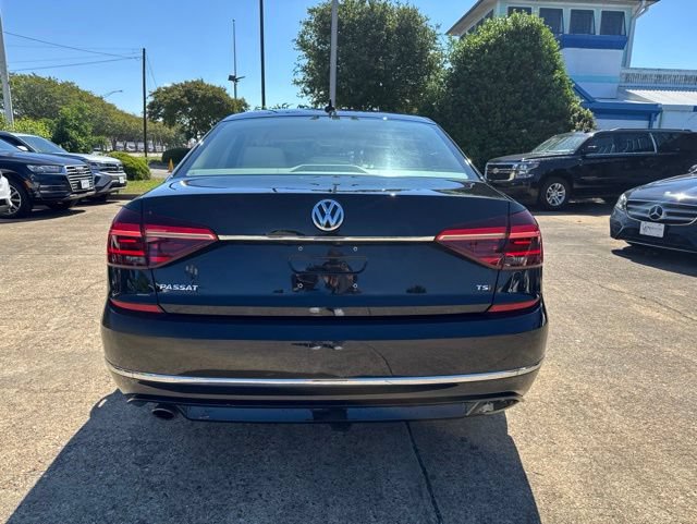 Used 2017 Volkswagen Passat 1.8T R-Line FWD image 6