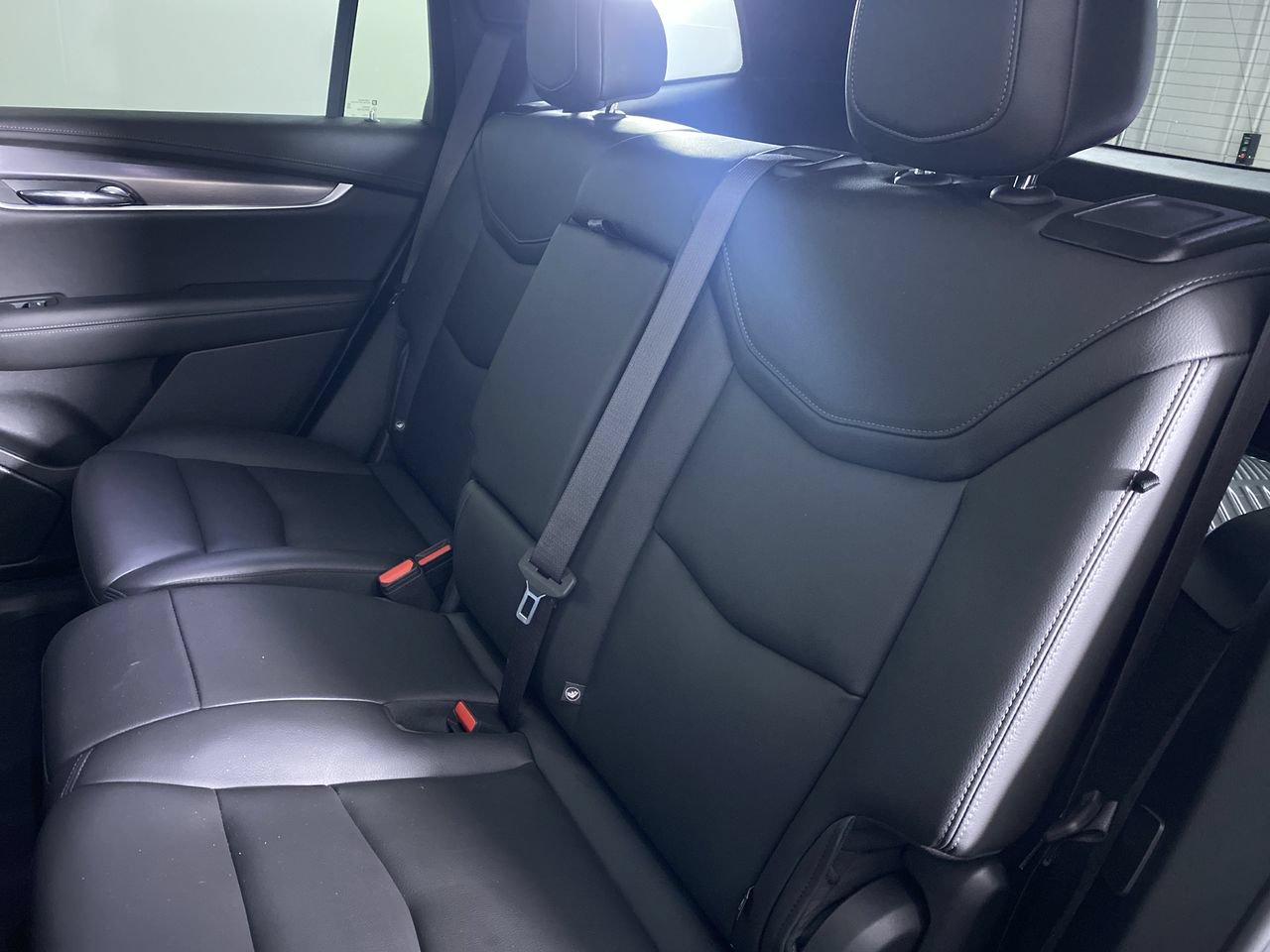 Certified 2024 Cadillac XT6 Luxury w/ LPO, Floor Liner Package AWD/4WD image 14