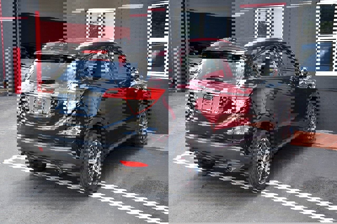 Used 2022 Honda HR-V EX image 2