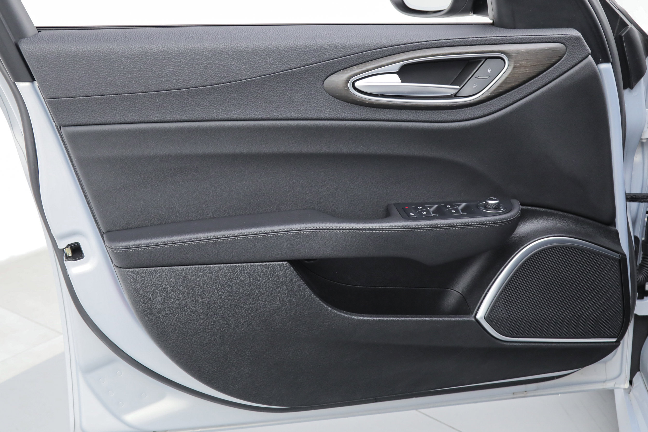 Used 2023 Alfa Romeo Giulia Ti w/ Active Assist Plus Package image 15