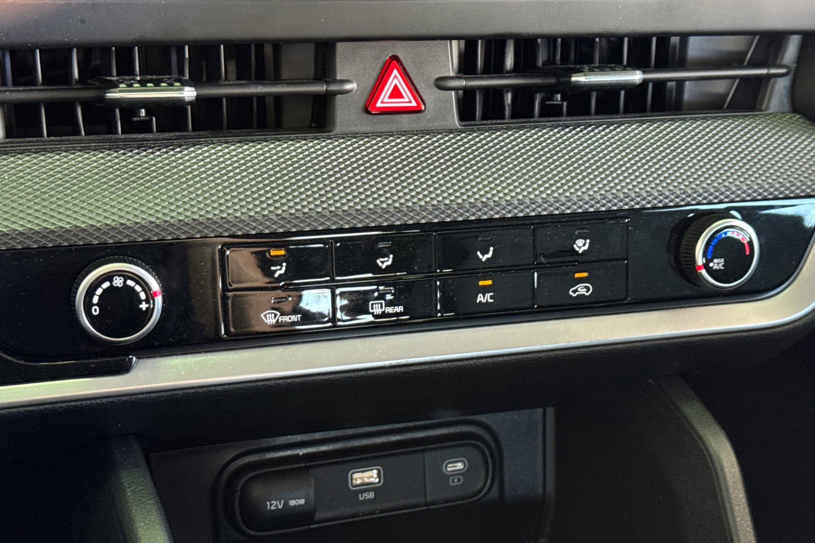 Used 2024 Kia Sportage LX image 29