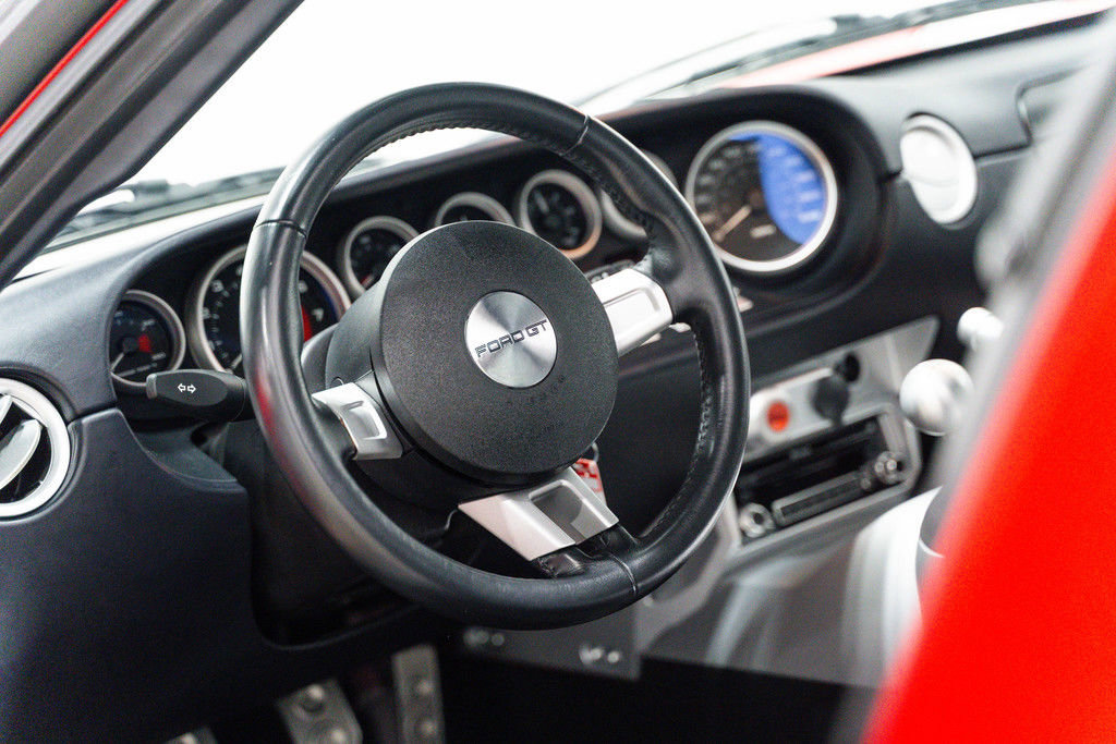 Used 2005 Ford GT image 89