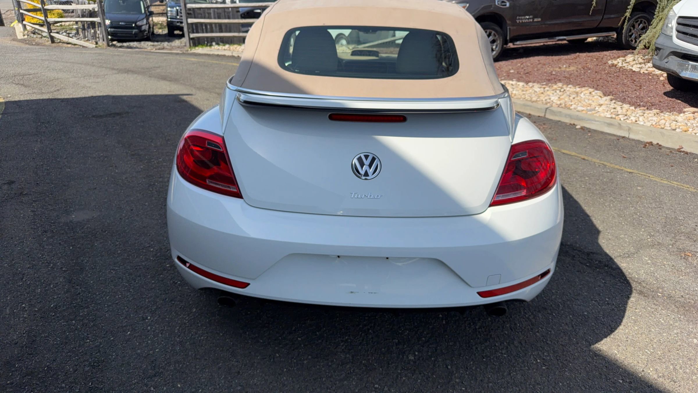 Used 2015 Volkswagen Beetle R-Line image 6