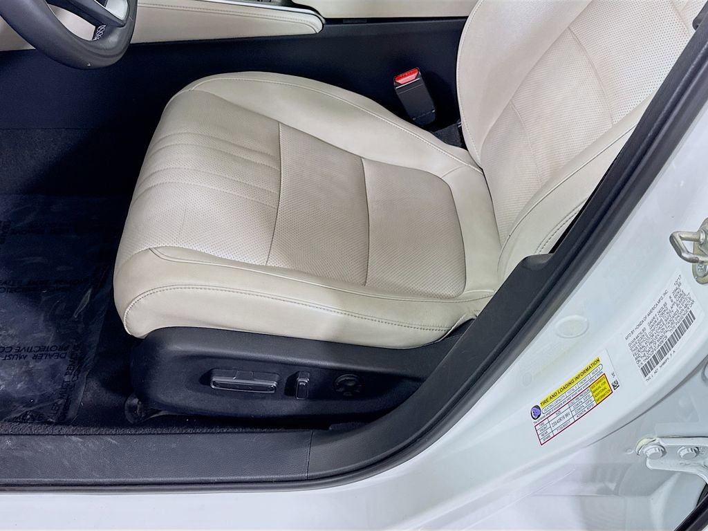 Used 2018 Honda Accord Touring image 25