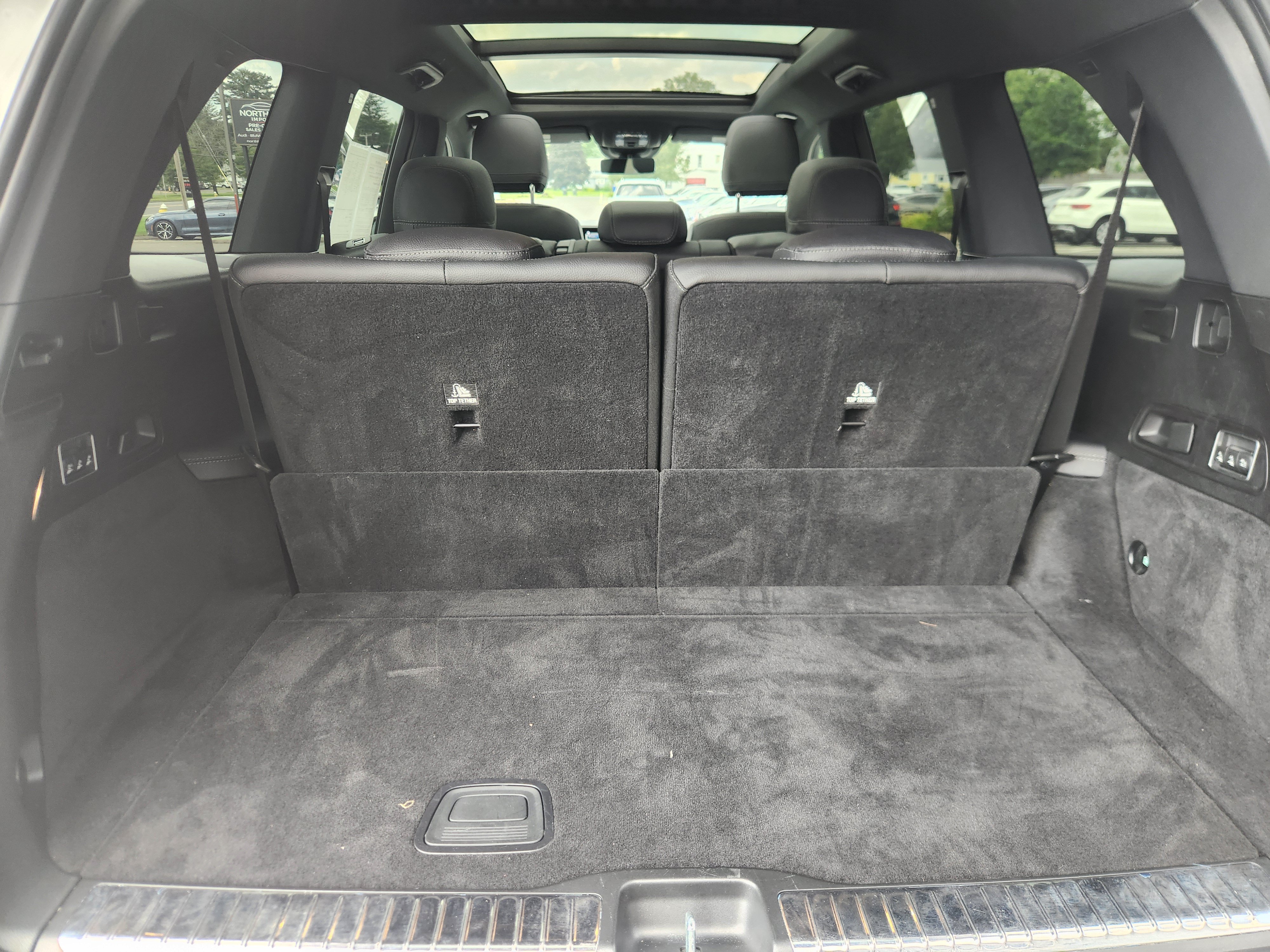 Used 2024 Mercedes-Benz GLS 450 4MATIC w/ AMG Line Exterior image 36