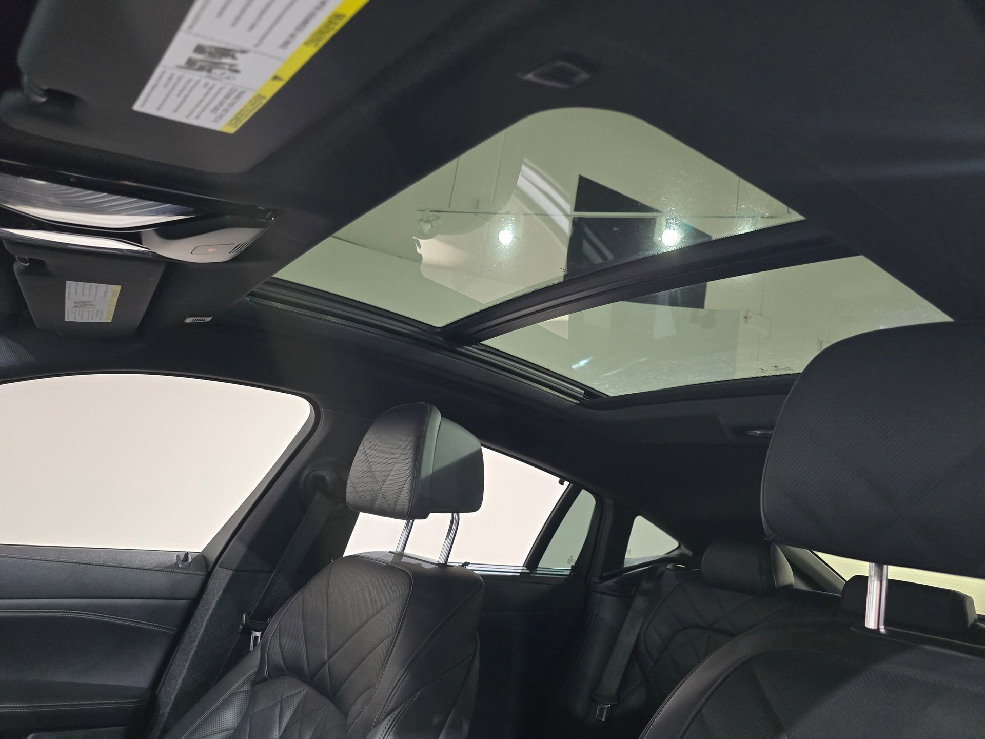 Used 2023 BMW X6 M50i w/ Parking Assistance Package image 30