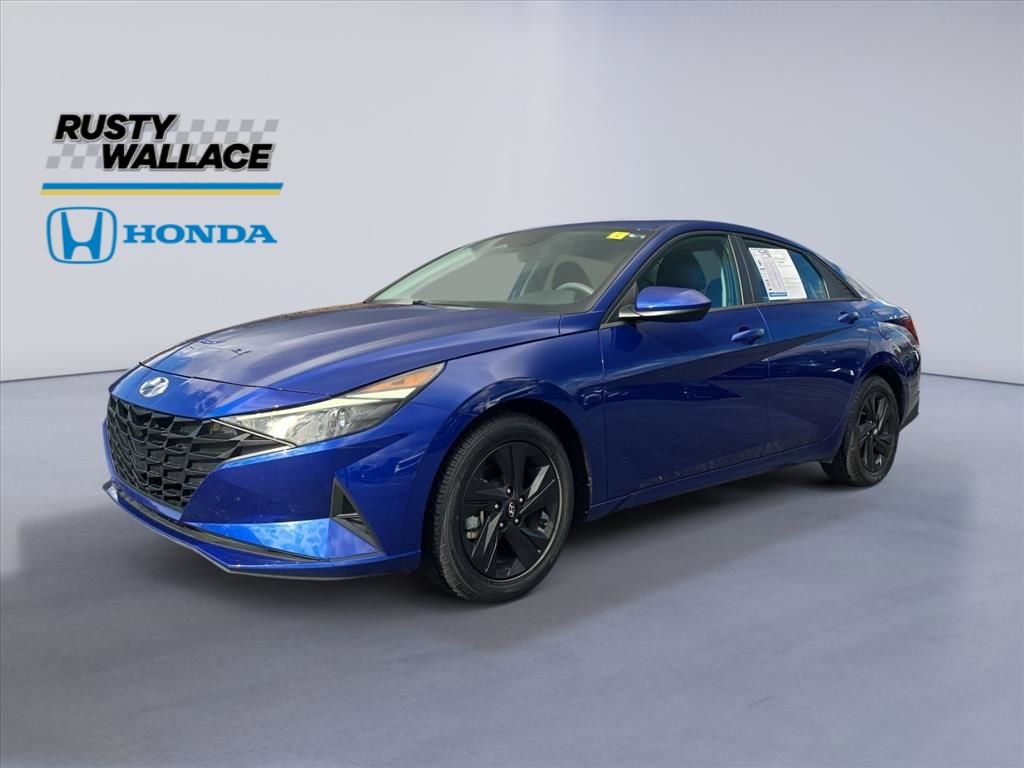 Used 2023 Hyundai Elantra SEL w/ Cargo Package image 1