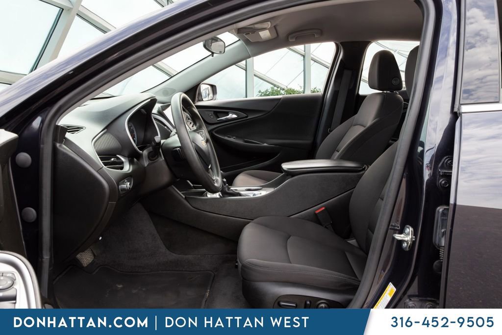 Used 2023 Chevrolet Malibu LT FWD image 3