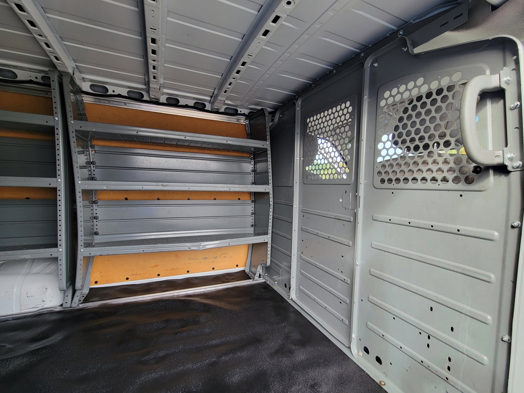 Used 2020 Nissan NV 1500 SV image 39