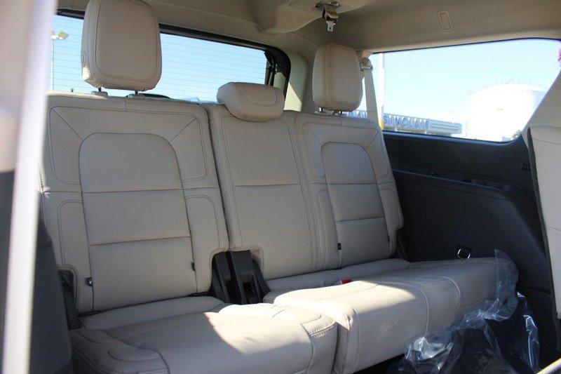 Certified 2023 Lincoln Navigator L Reserve image 11