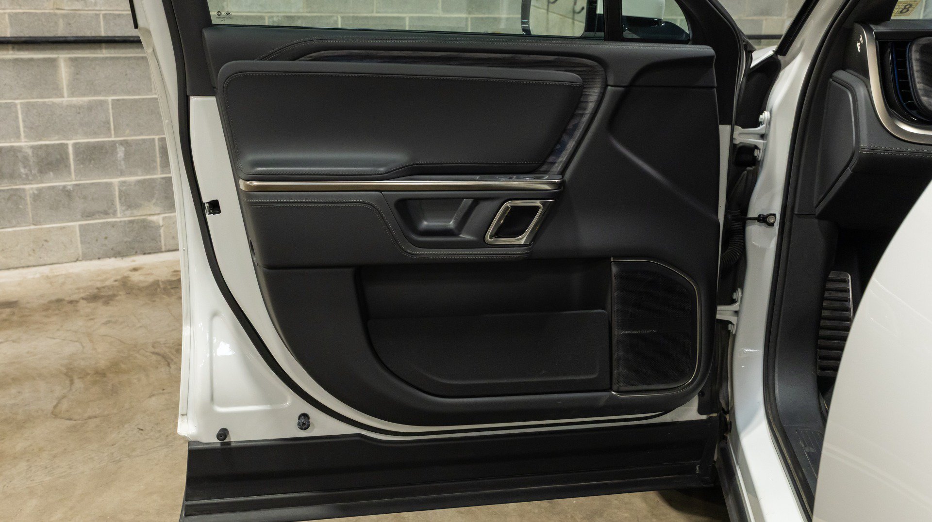 Used 2022 Rivian R1T Adventure AWD/4WD image 46