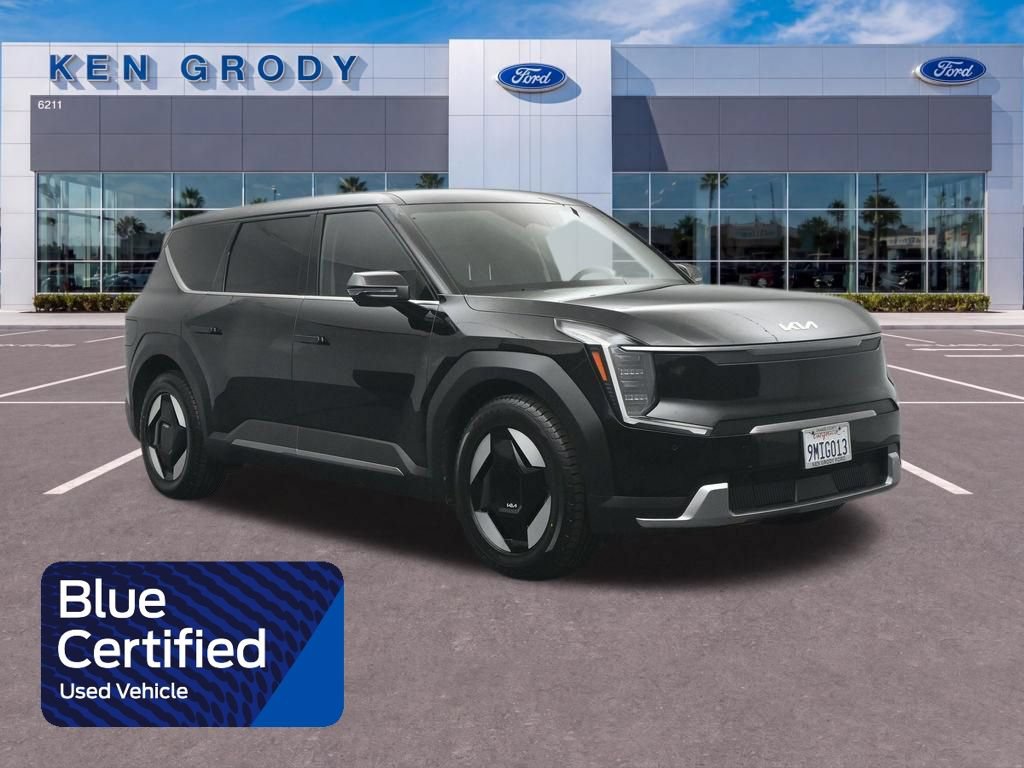 Used 2024 Kia EV9 Light Long Range RWD image 1