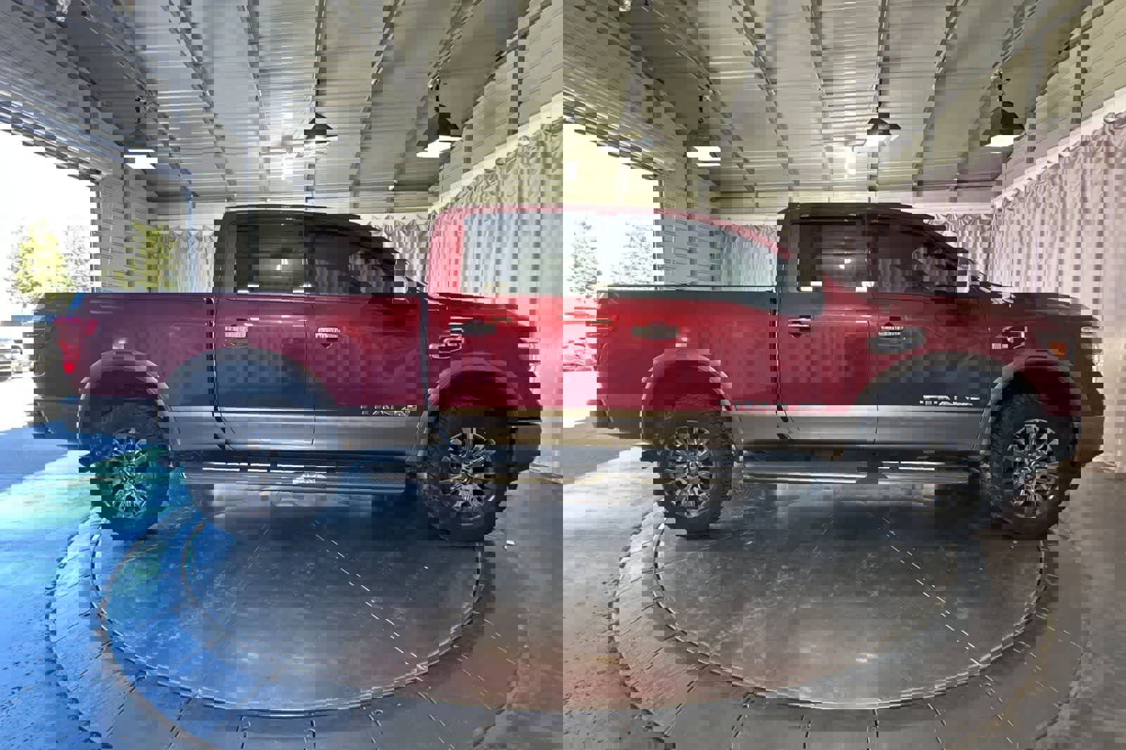 Used 2019 Nissan Titan Platinum Reserve w/ Platinum Utility Package image 9