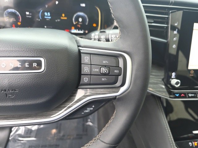 Used 2022 Jeep Wagoneer Series III w/ Premium Group I image 33