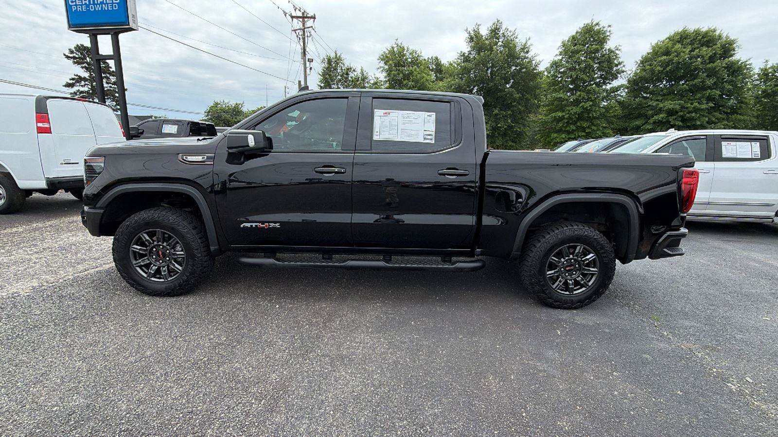Used 2024 GMC Sierra 1500 AT4X AWD/4WD image 8