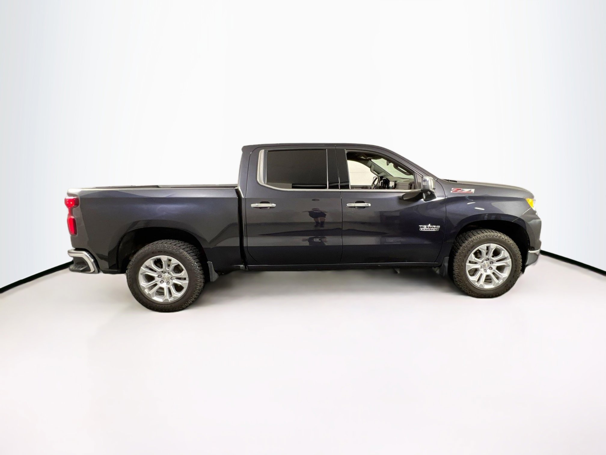 Used 2022 Chevrolet Silverado 1500 LTZ w/ LTZ Convenience Package II image 4