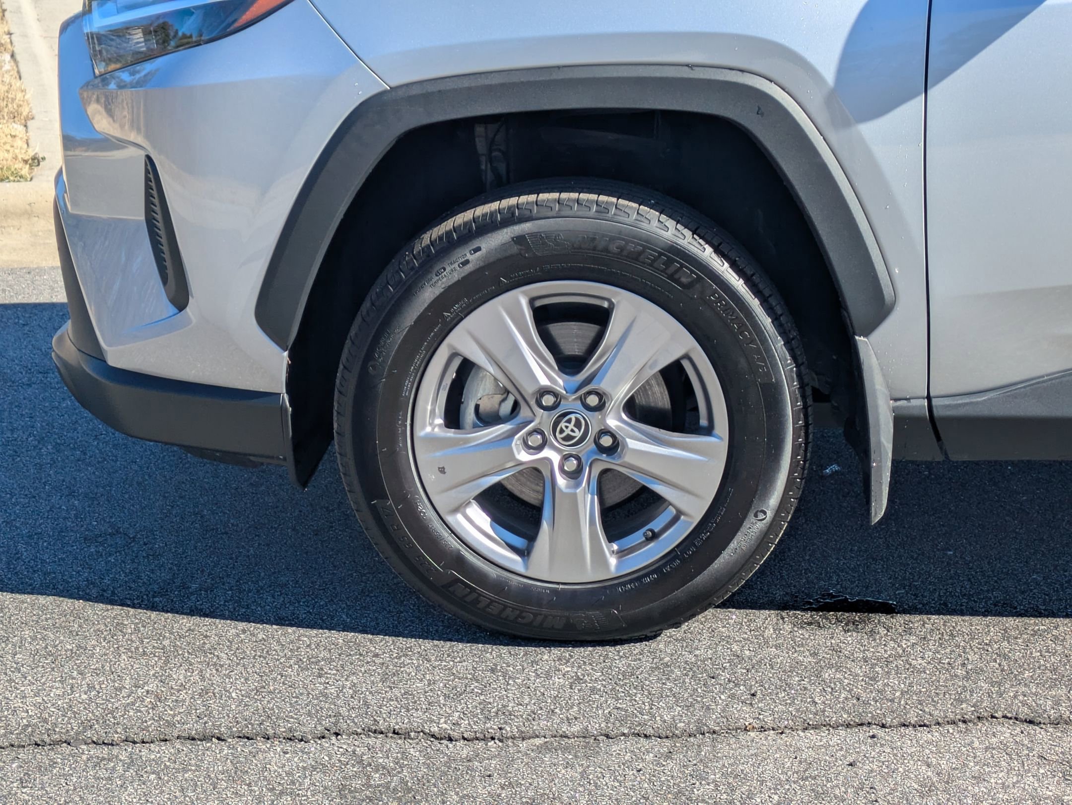 Used 2024 Toyota RAV4 XLE w/ Convenience Package image 33