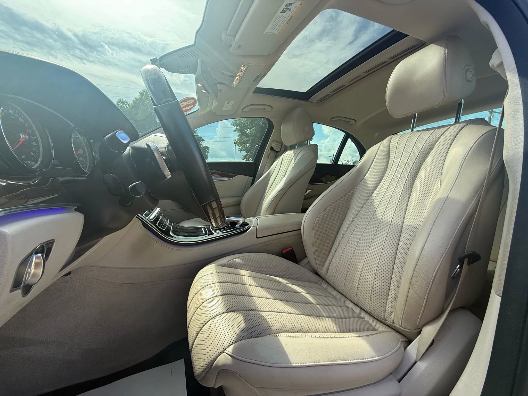 Used 2018 Mercedes-Benz E 300 image 11