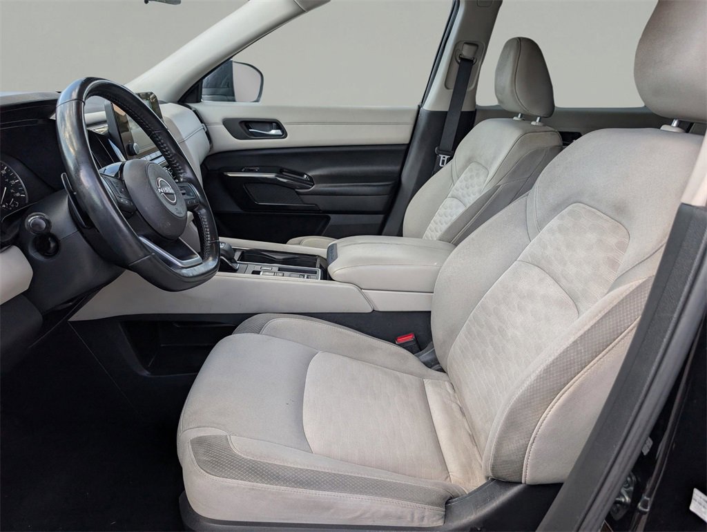 Used 2022 Nissan Pathfinder SV image 18