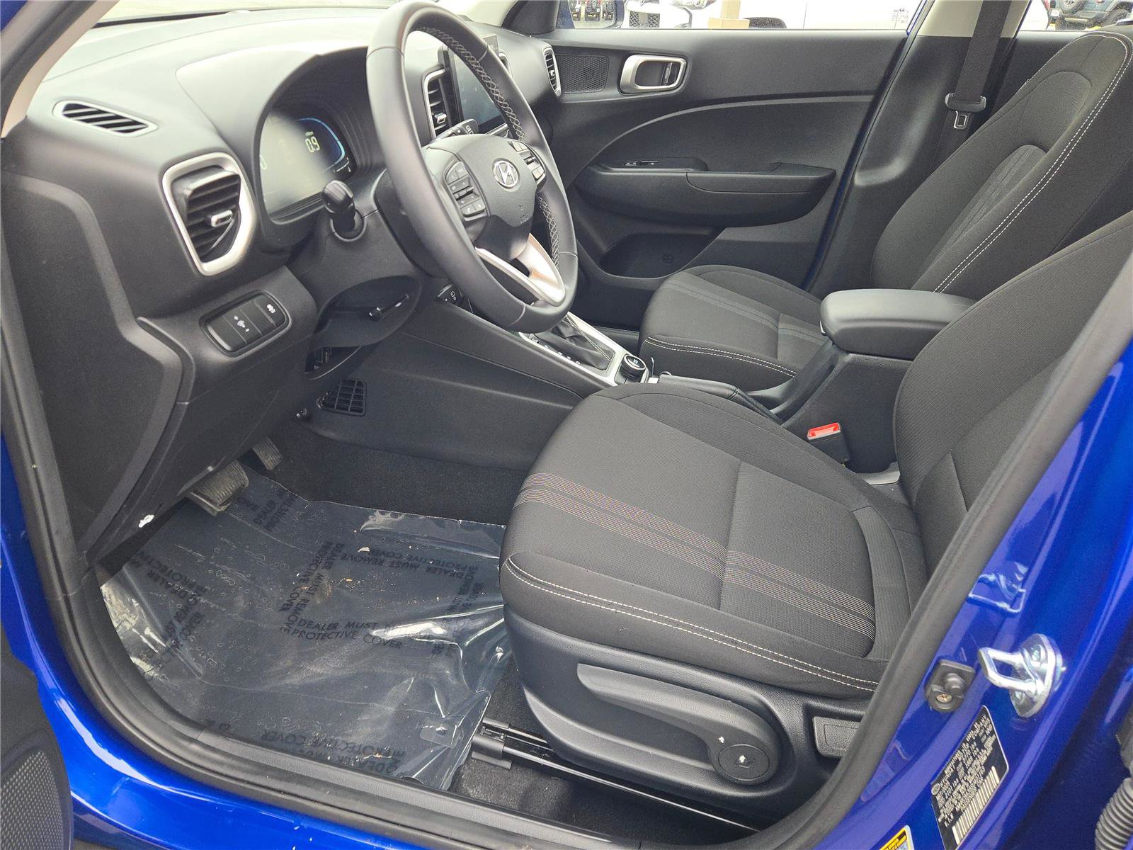 Used 2025 Hyundai Venue SEL image 26