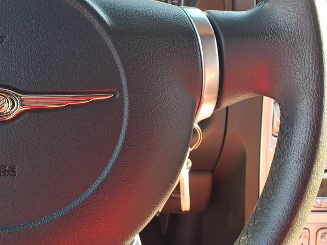 Used 2006 Chrysler Crossfire Limited RWD image 16