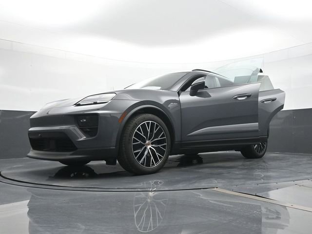Used 2025 Porsche Macan Electric RWD image 31