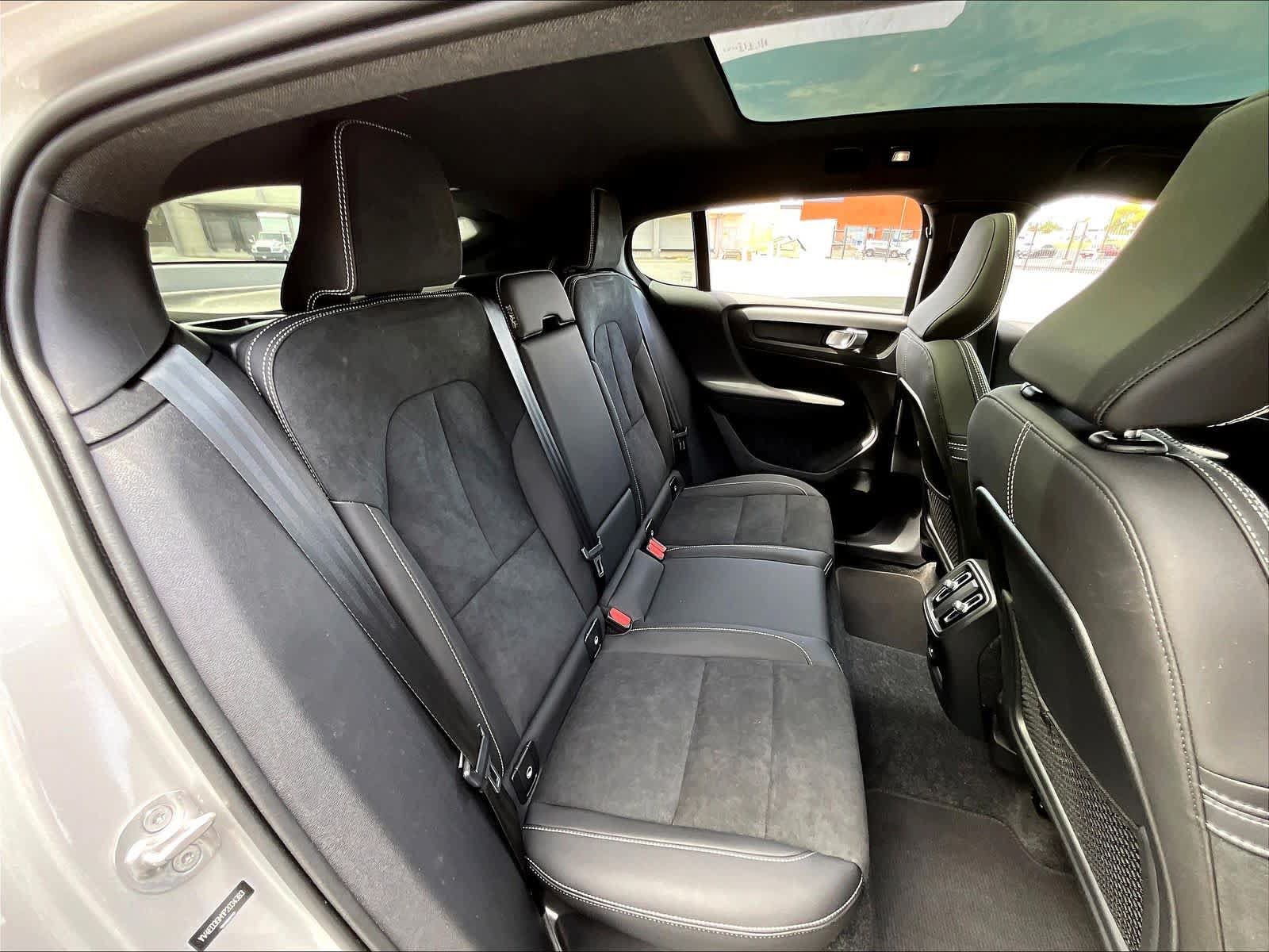 Used 2023 Volvo C40 P8 Recharge Ultimate AWD/4WD image 30