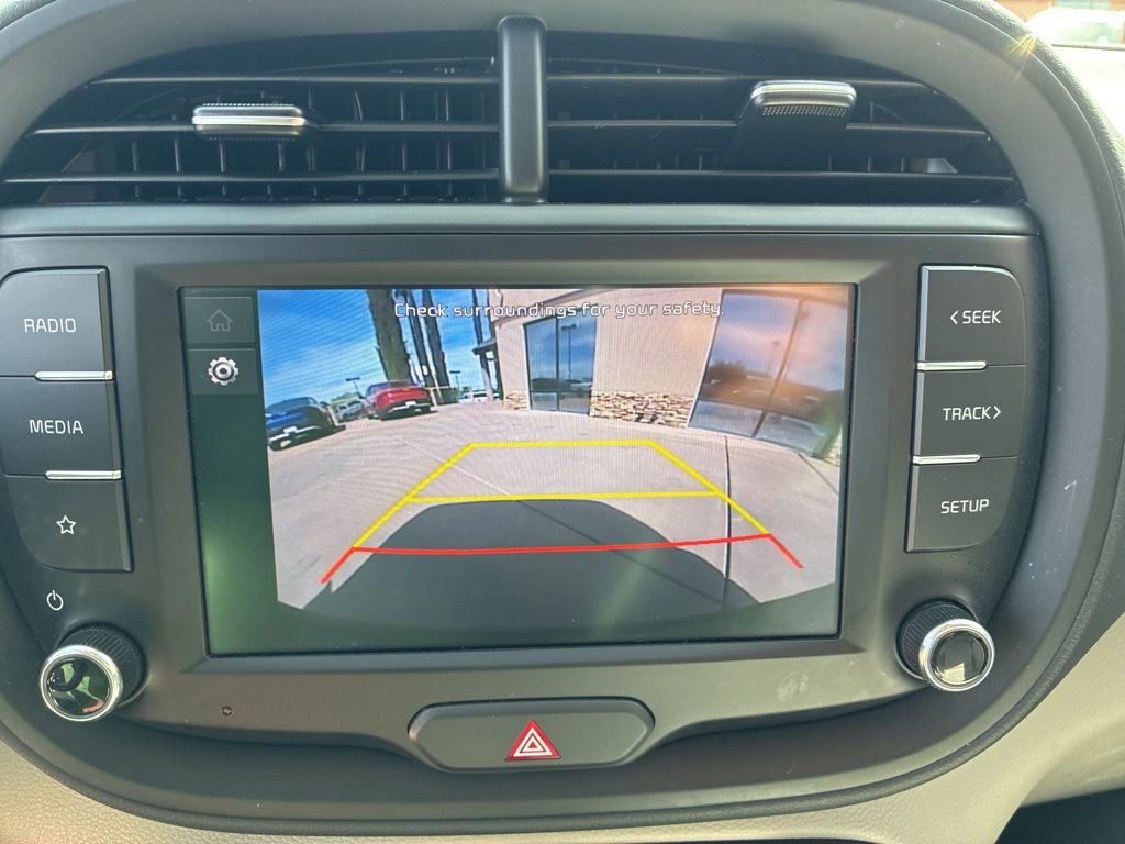 Certified 2025 Kia Soul LX w/ LX Technology Package FWD image 28