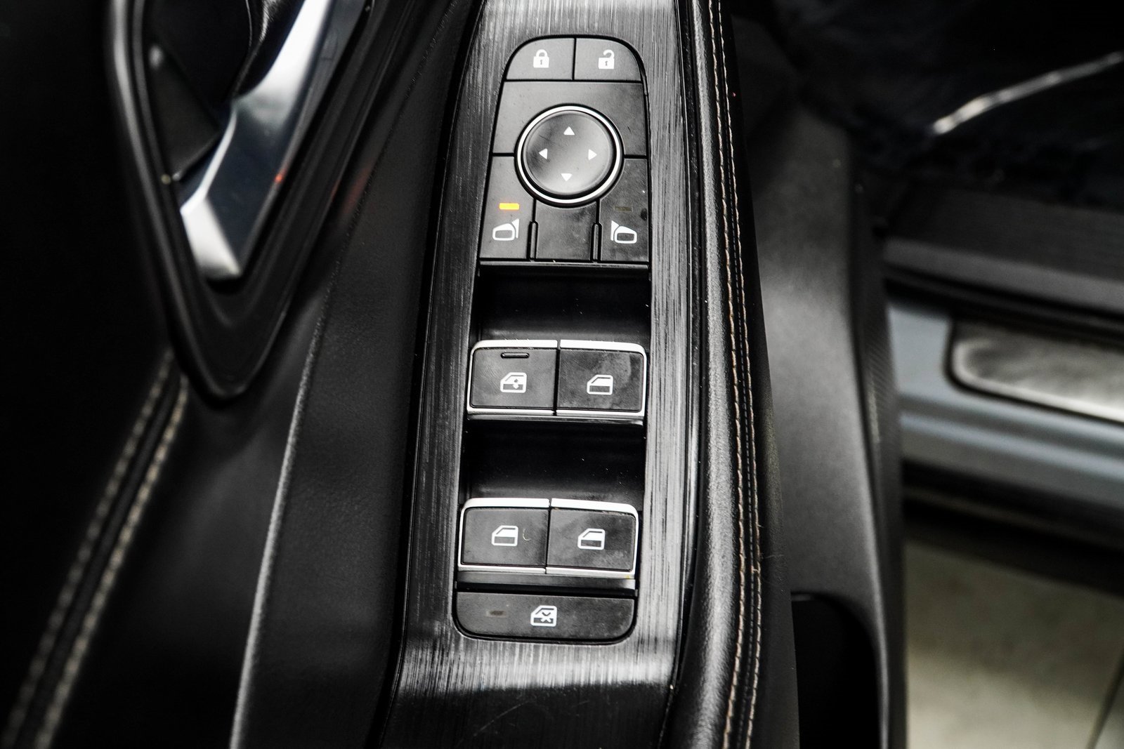 Used 2023 Nissan Rogue SL w/ SL Premium Package image 26