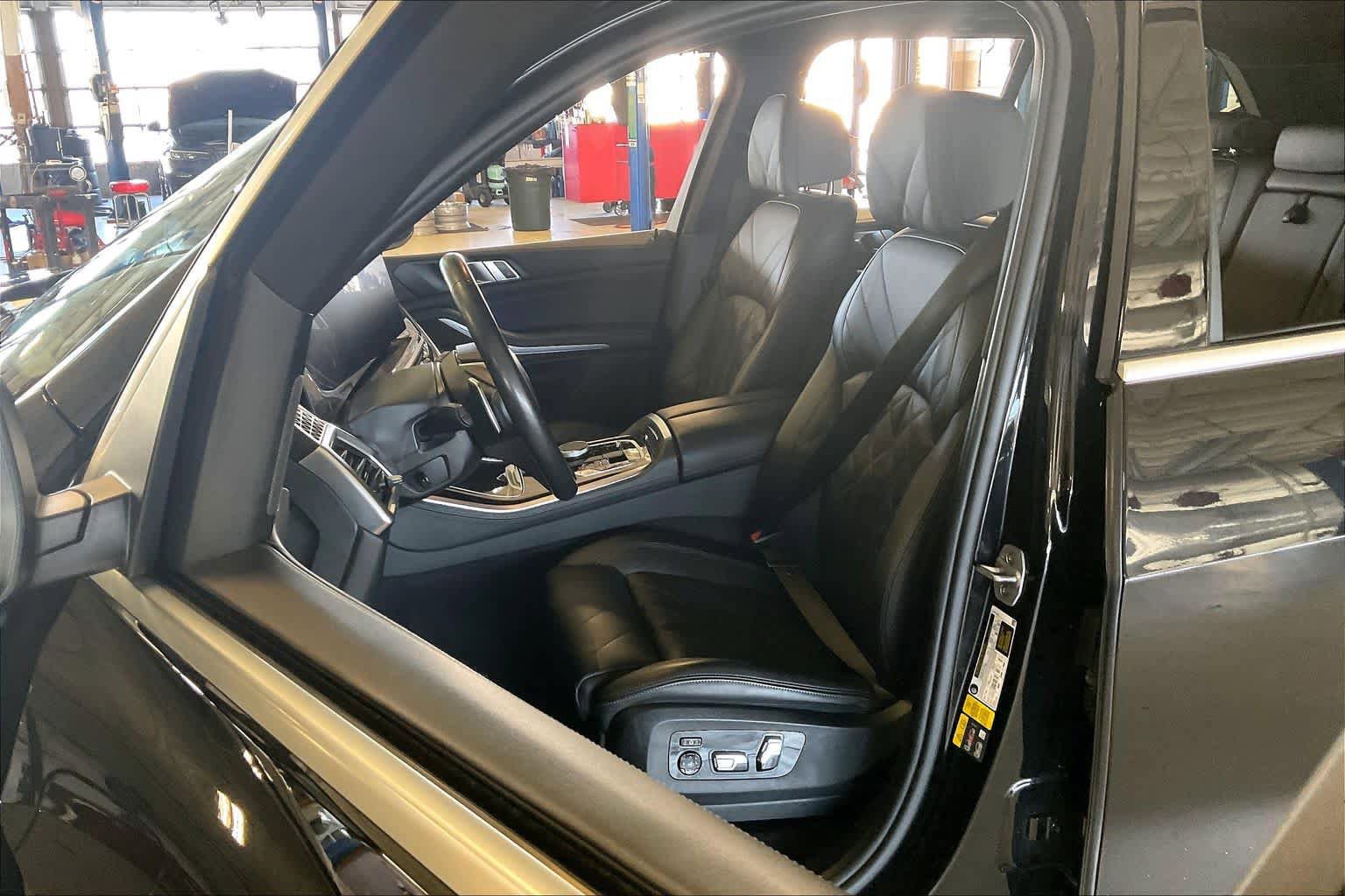 Used 2024 BMW X5 xDrive50e image 7