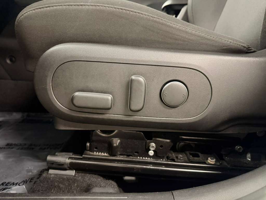 Used 2024 Hyundai Kona SEL FWD image 32