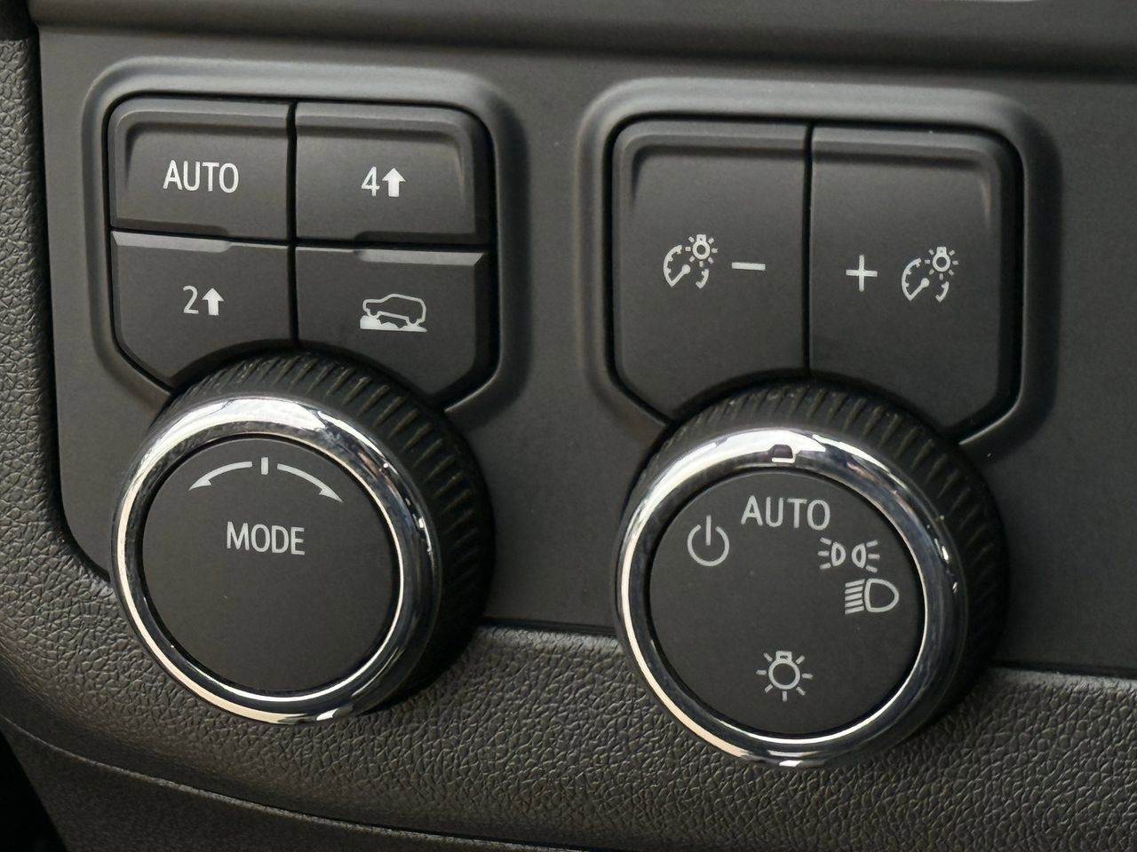 Certified 2025 Chevrolet Tahoe LT AWD/4WD image 18
