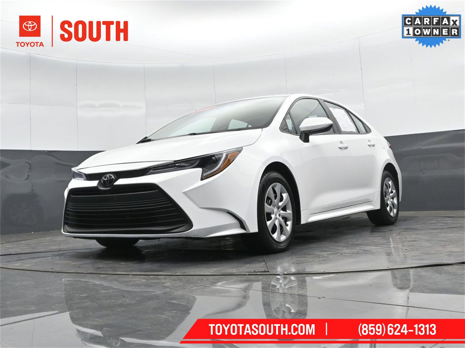 Used 2025 Toyota Corolla LE image 36