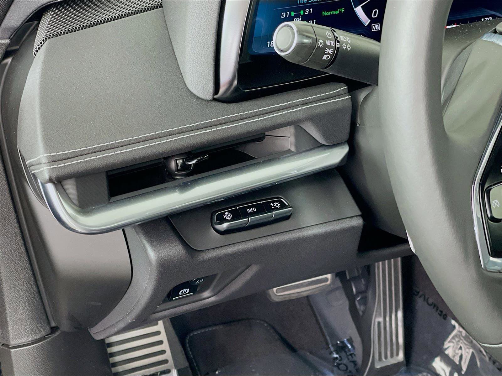 Certified 2025 Chevrolet Corvette Stingray Preferred Conv w/ 2LT image 13