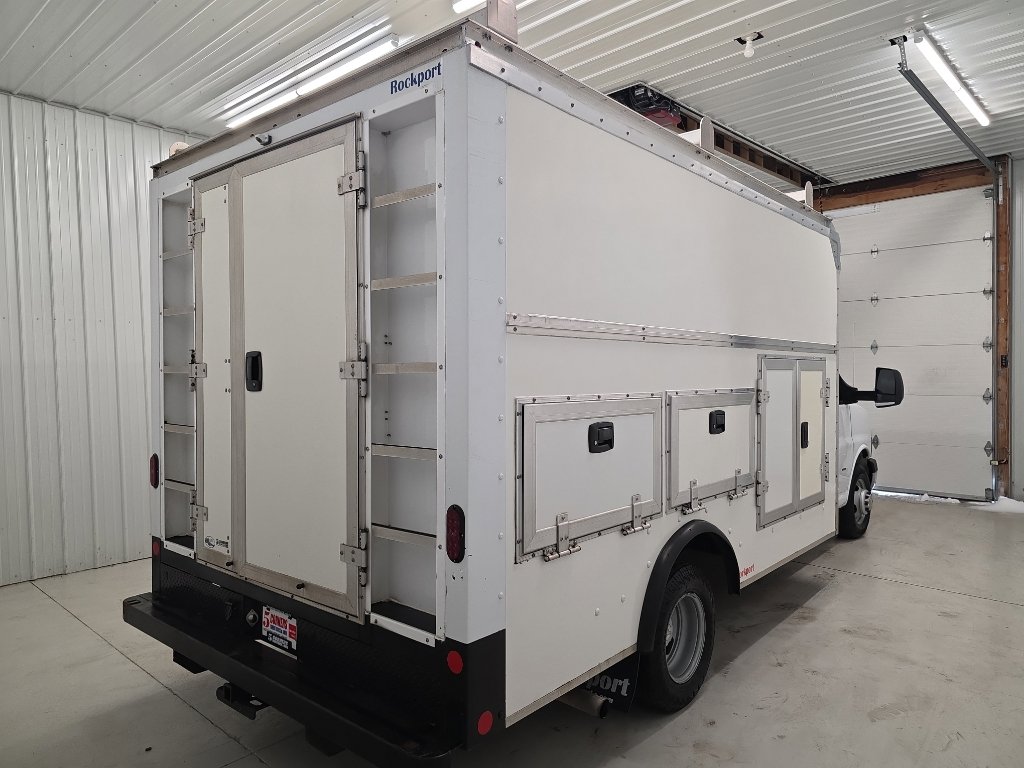 Used 2022 Chevrolet Express 3500 w/ Power Convenience Package image 11